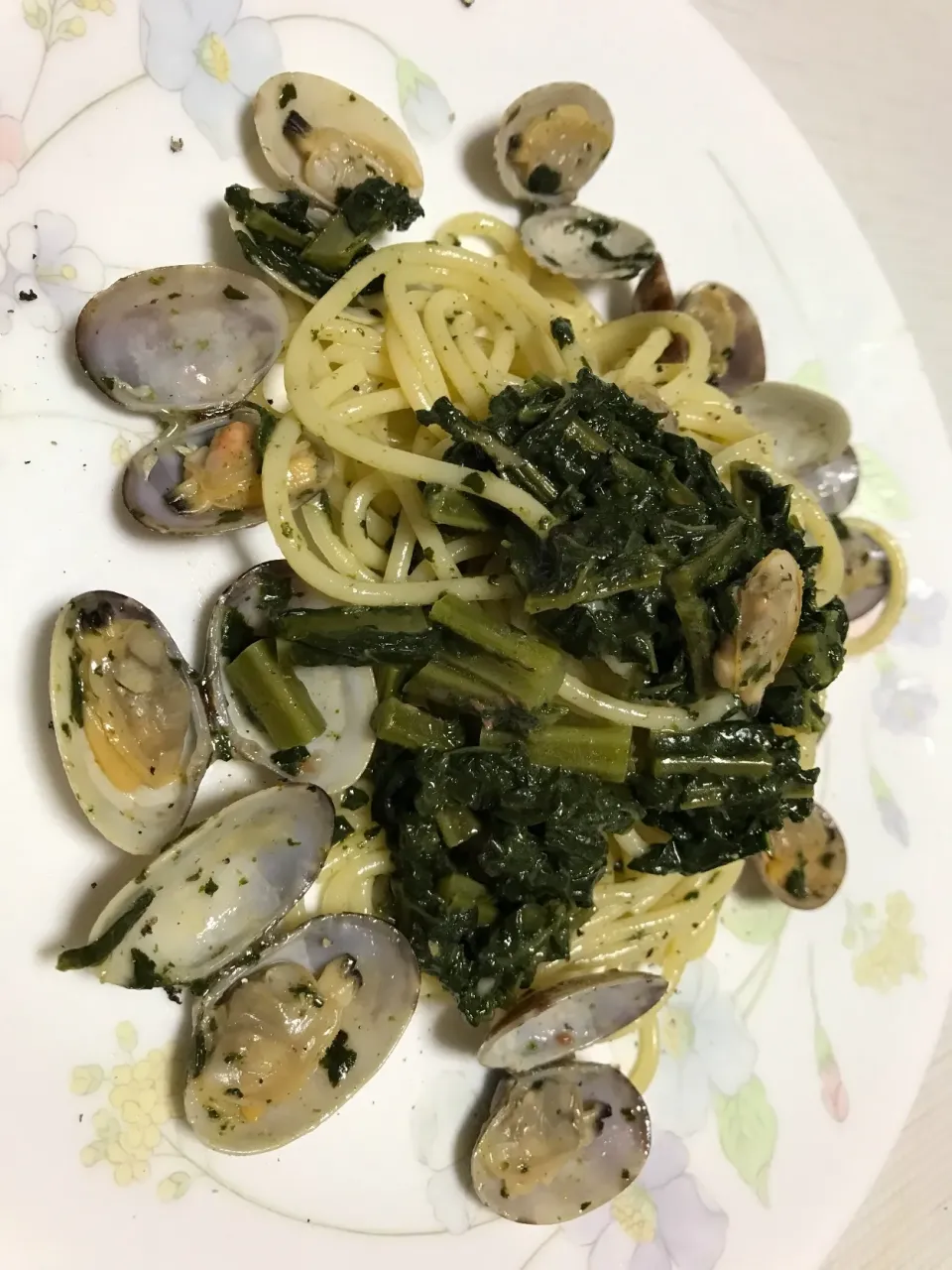 アサリと秋田県二ツ井町の佐藤さんの黒キャベツのパスタ
Pasta con vongole e cavolo nero.|お家でbar!さん