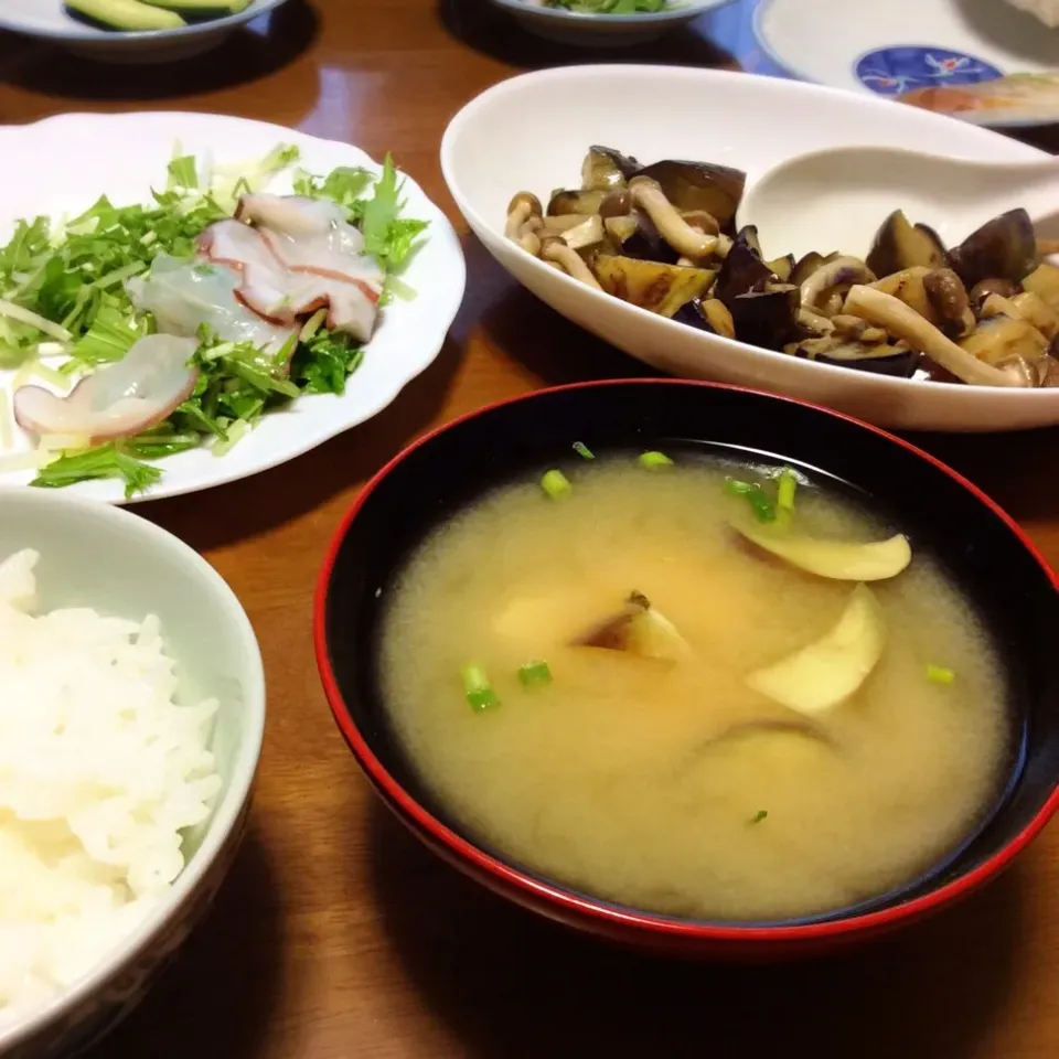 Snapdishの料理写真:生たこのお刺身サラダ & 茄子としめじの胡麻油炒め 2018.7.1|キラ姫さん