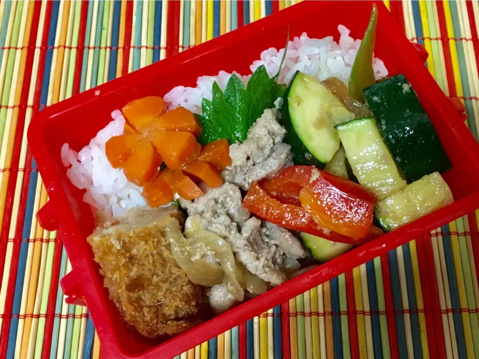 20180709🍱今日の自分弁当🍱
 #やっぱ和食でしょ！  #人参の飾り切り  #自分弁当|akiyo22さん