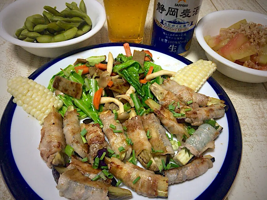 Snapdishの料理写真:今日の男飯(｡-_-｡)簡単茄子の豚バラ包み焼き&黒はんぺん野菜炒め&スイカの漬け物&枝豆🎶|ひーちゃんさん