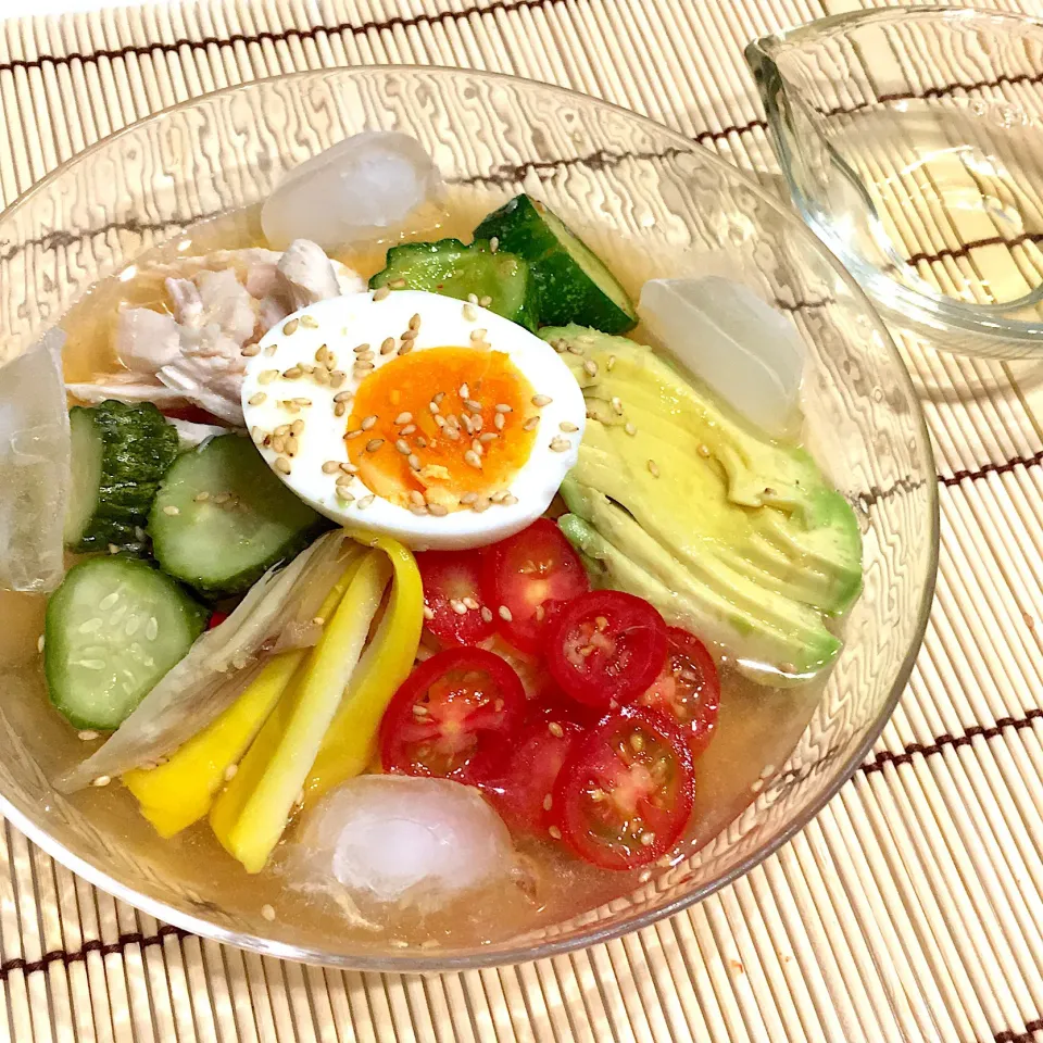 Snapdishの料理写真:こんにゃく麺の冷麺風🍜❄️|べべべさん