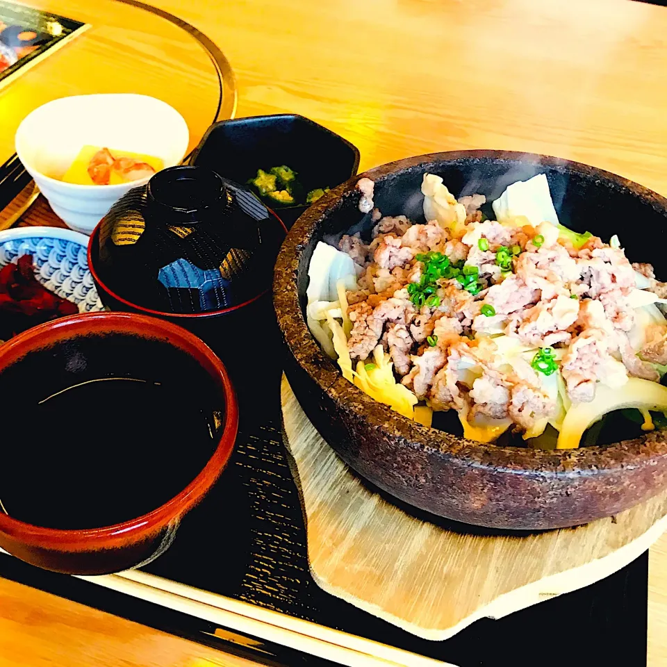 Snapdishの料理写真:仙台 すき焼き屋[あずま]でランチ🍱
じゅうじゅう焼き定食|ちはるさん