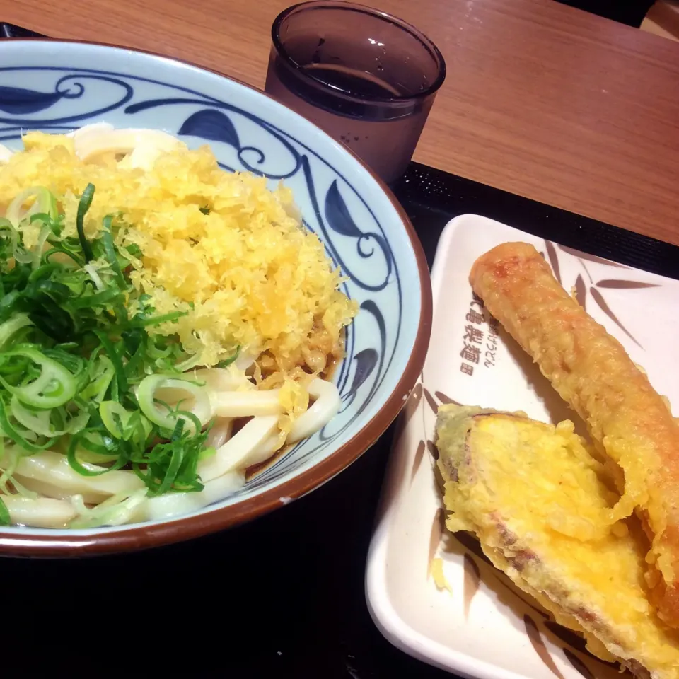 Snapdishの料理写真:冷やしぶっかけうどん 大 & さつまいも天・ちくわ天 2018.7.3|キラ姫さん