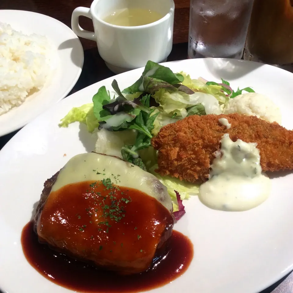 ビジネスランチ チーズハンバーグ & サーモンフライ タルタルソース 2018.7.4|キラ姫さん