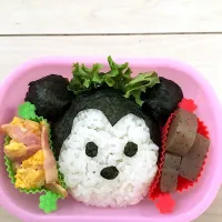 Snapdishの料理写真:喜んでくれるかな❔ツムツムおにぎり弁当🍙|TOMYさん