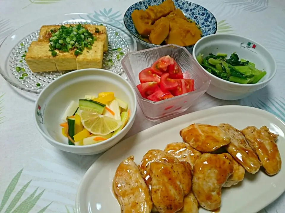 ☆今日の晩ごはん☆　鶏の照り焼き　かぼちゃ煮　野菜のマリネ　厚揚げの焼いたん　小松菜和え　トマト|hamamaさん