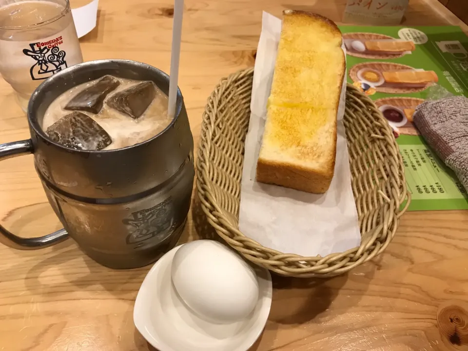 たっぷりアイスコーヒーとトースト|手品先輩さん