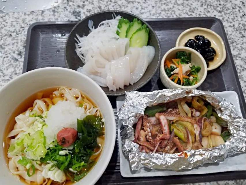 ・さっぱりおろし梅ころきしめん
・イカ綿とゲソのホイル焼き
・イカ素麺
・黒豆煮
・ほうれん草のごま和え|あぁちゃんさん