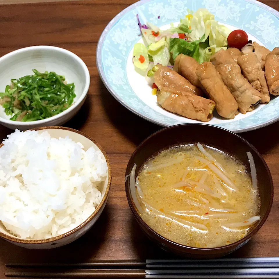 Snapdishの料理写真:#ごはん 
 #肉巻き 
#ピーマンと搾菜の和え物
 #もやしのピリ辛味噌スープ|まきさん