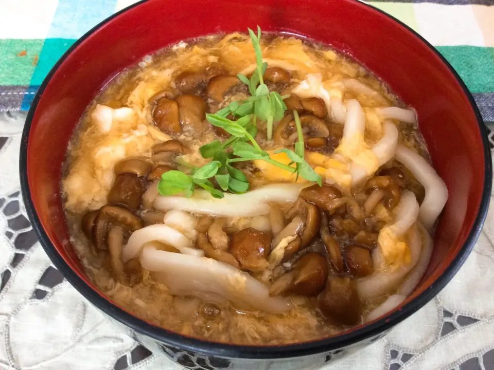 餡掛けなめこうどん😋|アライさんさん