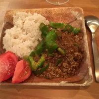 Snapdishの料理写真:手抜きで美味しい！無印良品のキーマカレーをアレンジ|片平剛さん