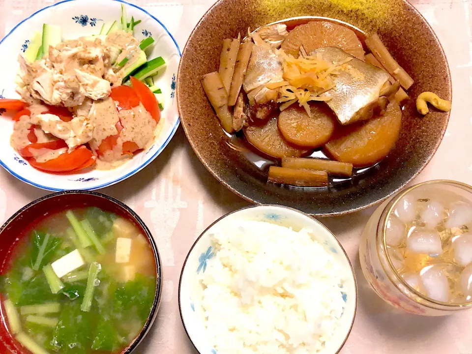 カンパチ大根 ささみゴマだれサラダ
豆腐と蕪の葉味噌汁 ご飯 梅酒ソーダ|Junko Tominagaさん