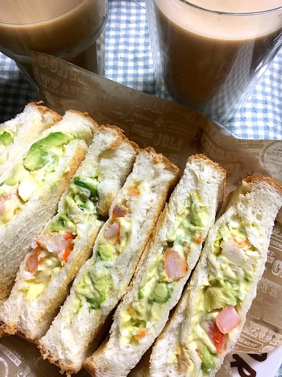 アボカド🥑と海老マヨ🦐のホットサンド|ケンケンさん