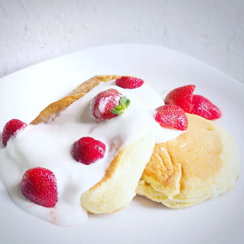 Strawberry Souffle Pancake with Cheese Milkcap|Misstyさん