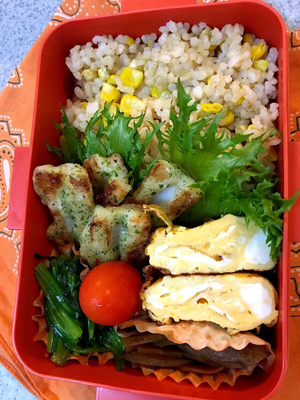 Snapdishの料理写真:♫7/16今日のお弁当♫〜とうもろこしご飯、だし巻き卵、ちくわの磯辺揚げ、きんぴらごぼう、ほうれん草おひたし、プチトマト〜|Satokoさん