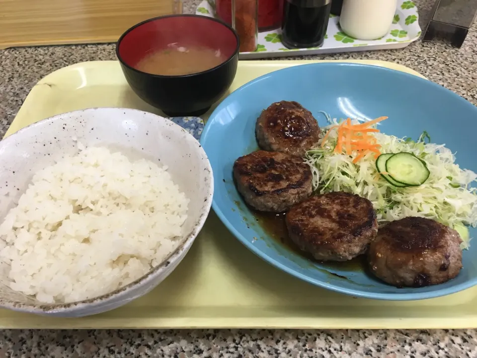 肉増しハンバーグ定食|PegaOさん