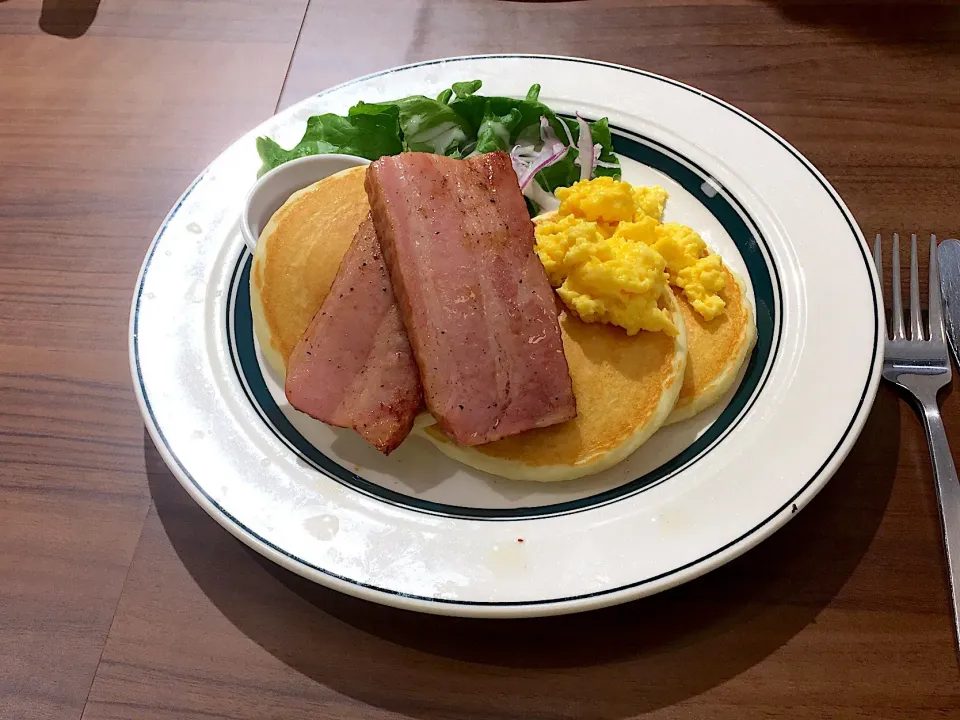 ベーコンとスクランブルエッグのパンケーキ|田嶋由起さん