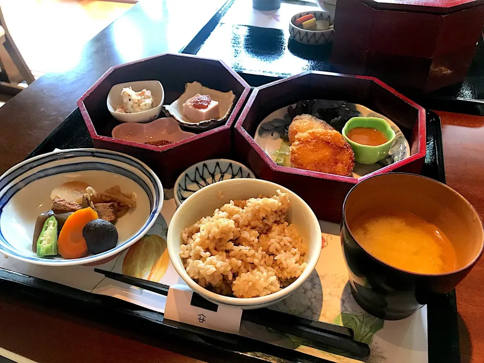 すごい珍しく外食！伊都安蔵里の健康御膳。作ってもらうごはんは美味しい✨|yukiさん