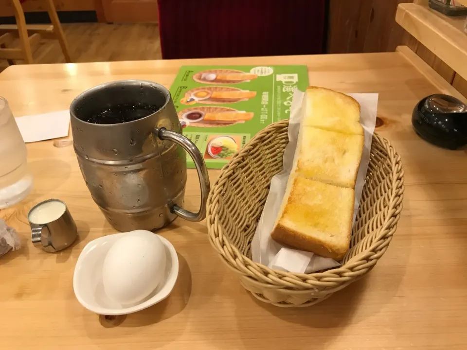 たっぷりアイスコーヒーとトースト|手品先輩さん