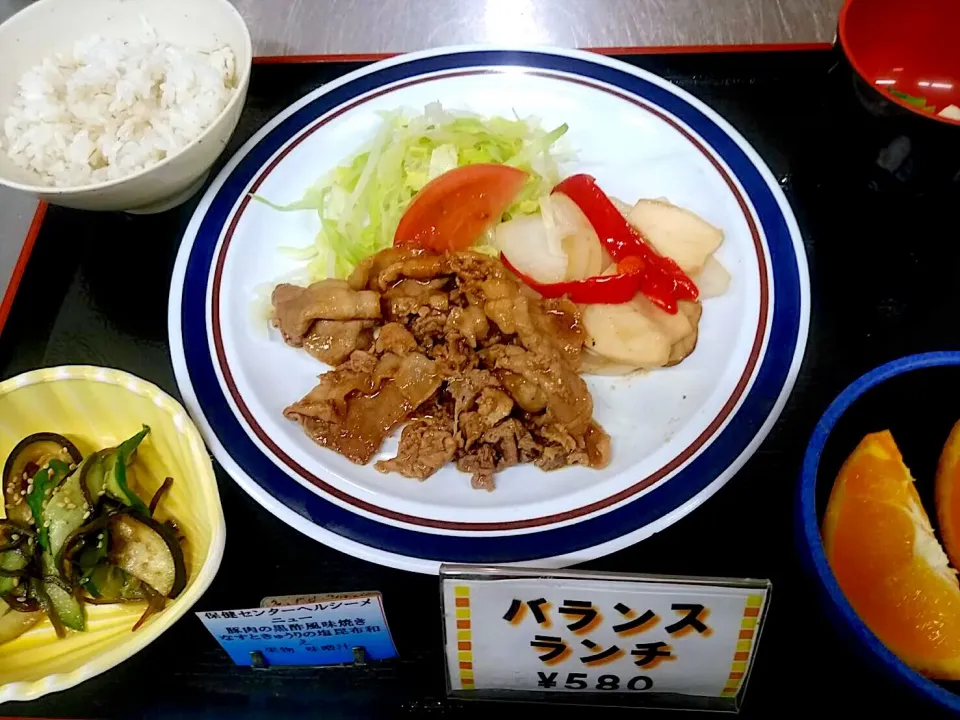 Snapdishの料理写真:豚肉の黒酢風味焼き・ナスとキュウリの塩昆布和え・麦ご飯|nyama1さん