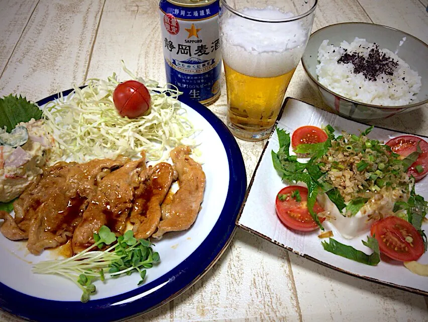 今日の男飯(｡-_-｡)豚ロースの焼き肉&サラダ🥗と大葉冷奴麺創味の麺つゆでいただきますσ(^_^;)|ひーちゃんさん