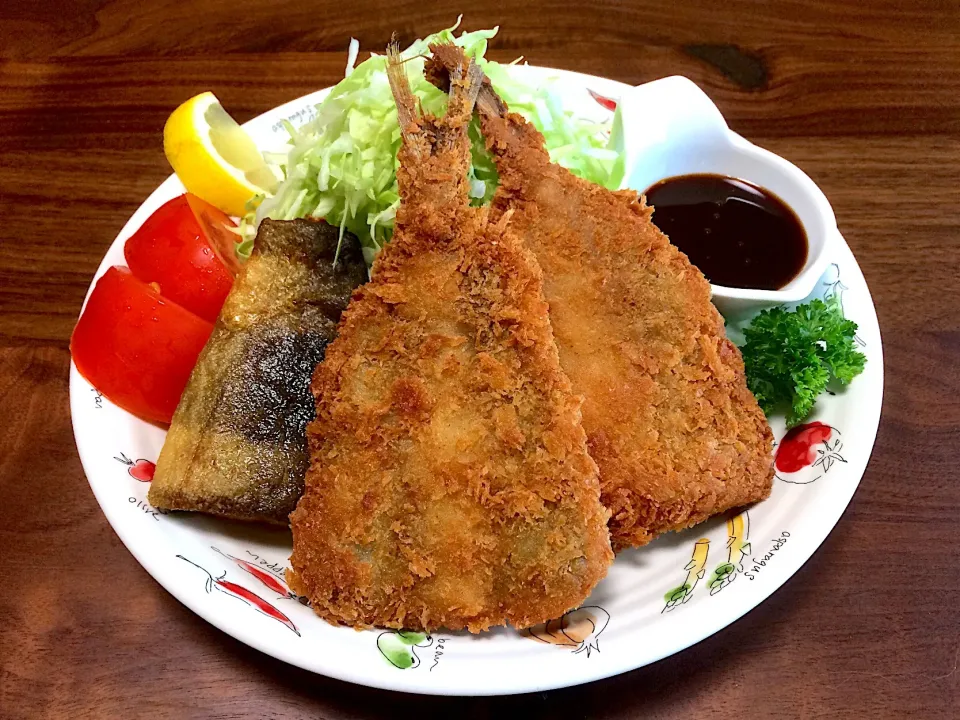 鯵フライ＆ホッケ干し揚げランチ🐟🦈🌻|ぱぴこ家さん