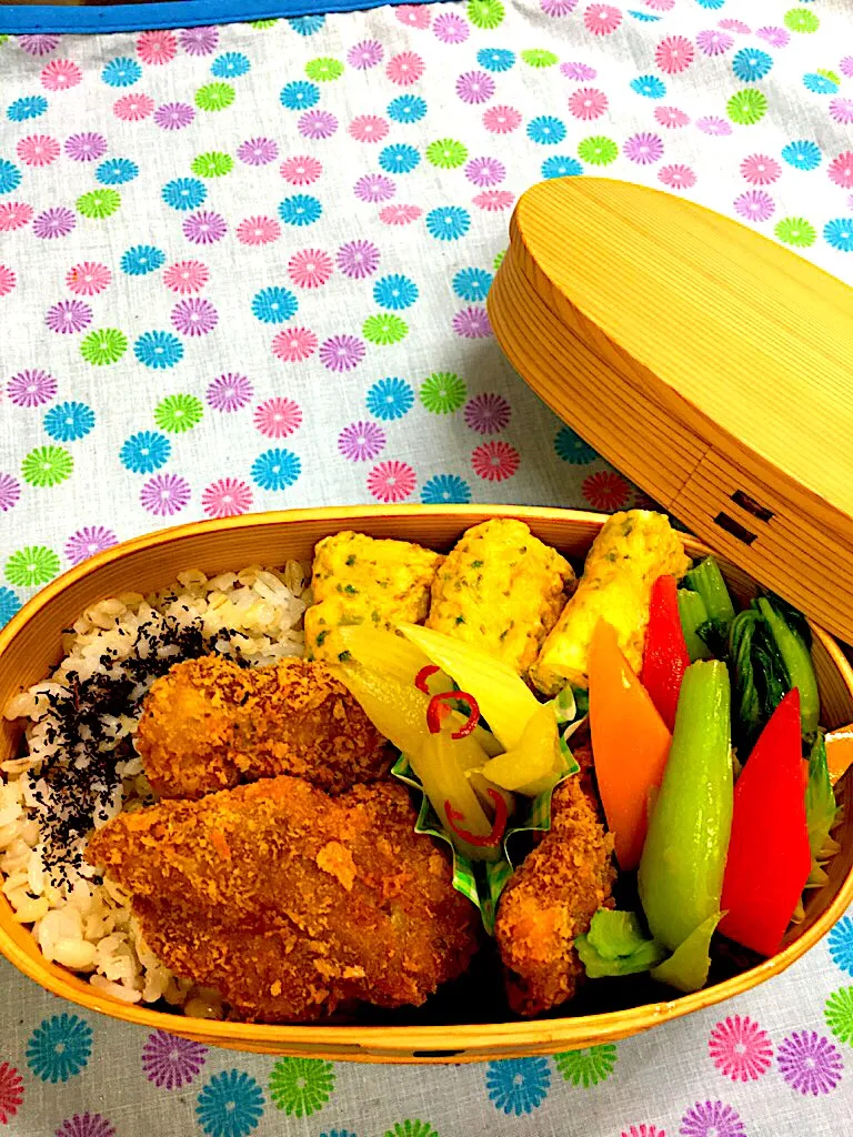 Snapdishの料理写真:7/19  今日のお弁当🍱
・豚こまトンカツ
・アオサ入りの玉子焼き
・青梗菜とパプリカのからし和え
・セロリのピクルス|かっぴーさん