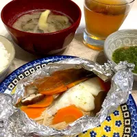 Snapdishの料理写真:タラとえのきと人参バター蒸し|はまーりさん