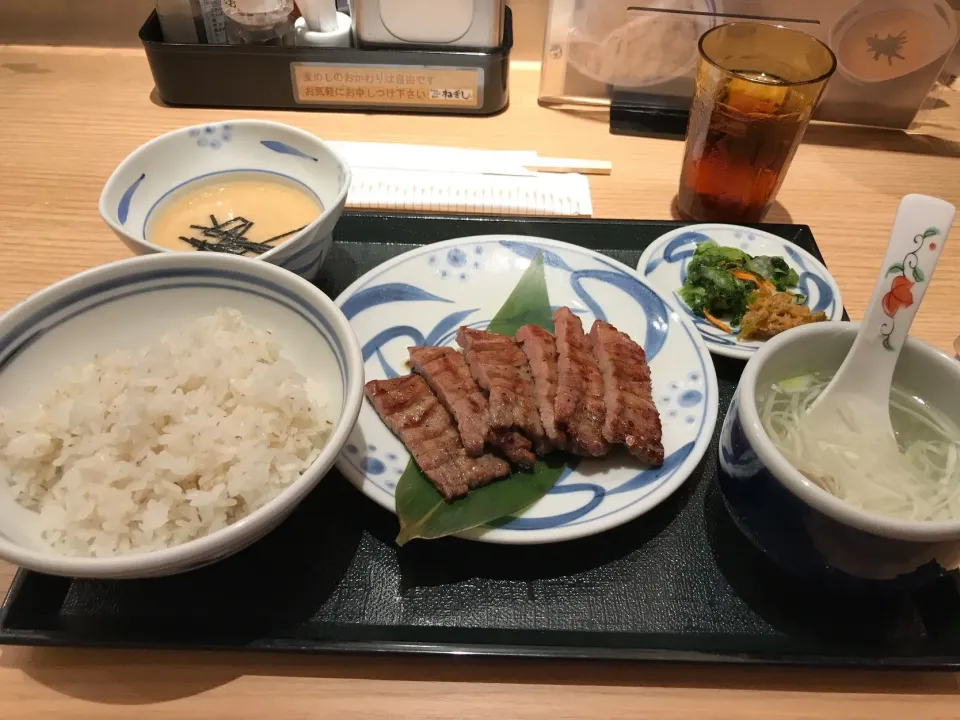 牛タン定食|手品先輩さん