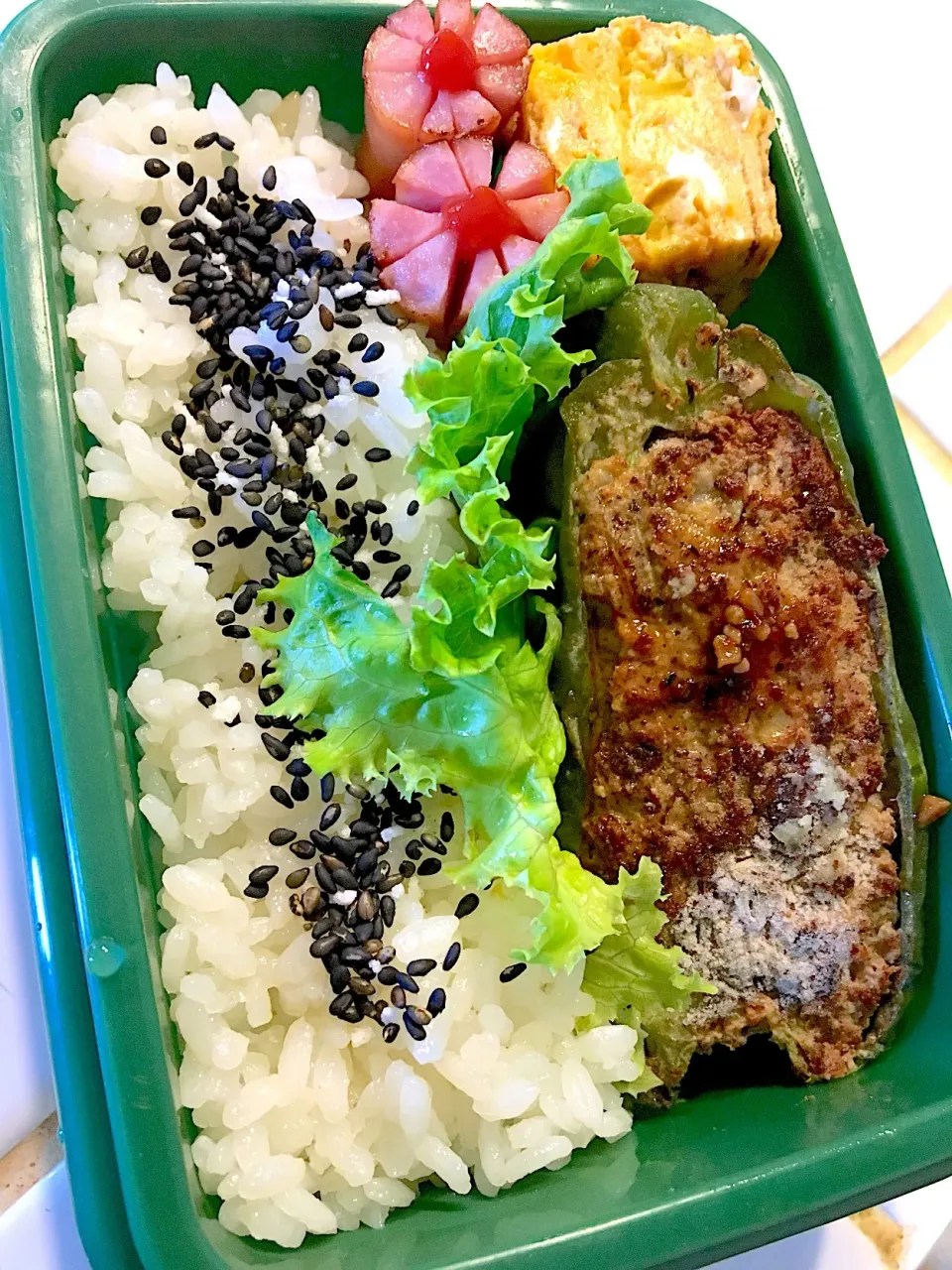 小5息子お弁当#早帰り #ピーマンの肉詰め  #卵焼き|mkさん