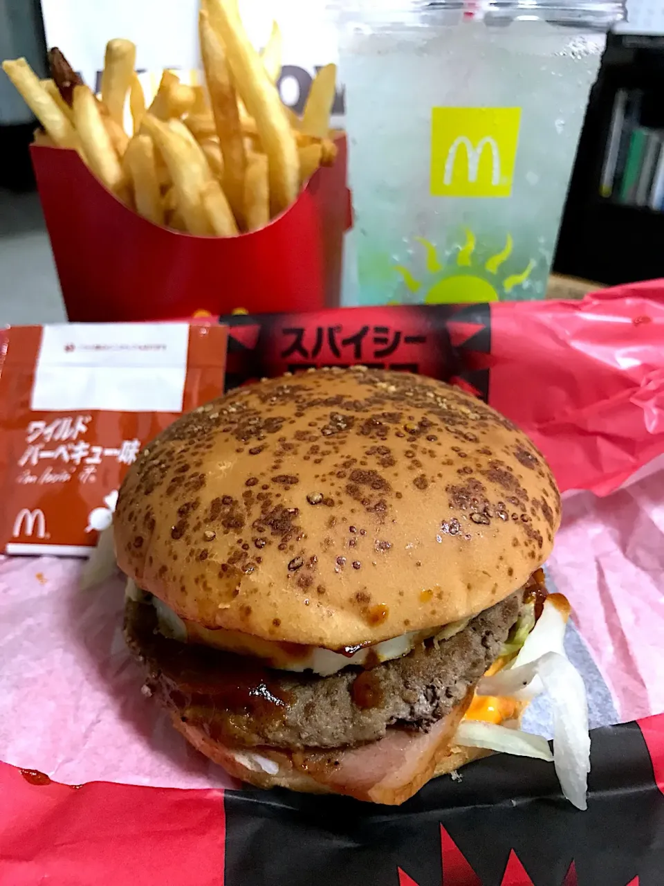 スパイシーロコモコセット🍔
ブルーハワイ🥤|るみおんさん