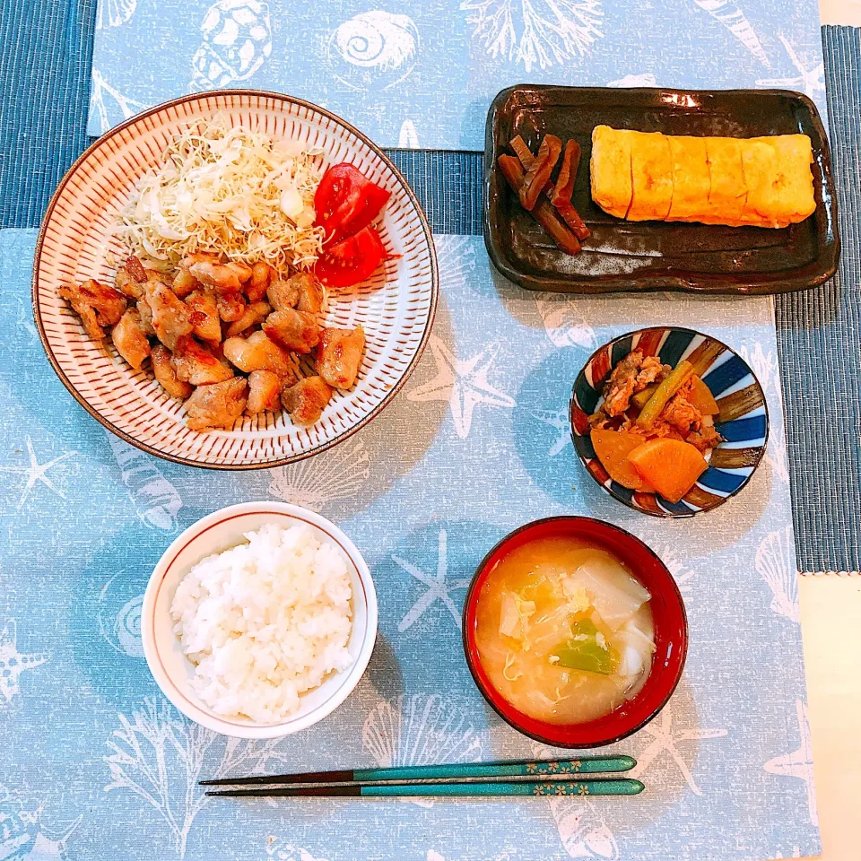 鶏肉のさっぱり炒め、ハム入り卵焼き、大根と豚肉の煮物、野菜スープ|♡mii's kitchen♡さん