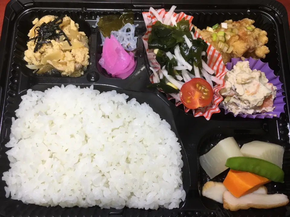 Snapdishの料理写真:油淋鶏 日替わり宅配弁当 豊川市豊橋市一部エリア宅配|Naokazu Kuritaさん