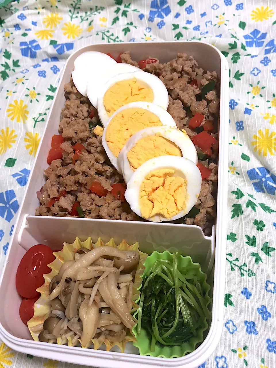 7.20☆旦那弁当
ガパオライス
きのこバター
豆苗のお浸し|のん∞さん