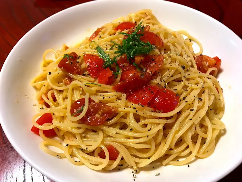 Snapdishの料理写真:ポン酢ソテートマト🍅の冷製パスタ|Hiropanさん