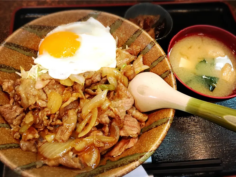 特製生姜焼き丼 ¥700|Blue Moon Caféさん