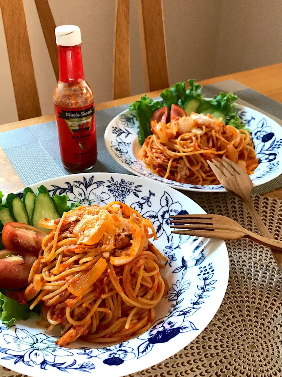 朝パスタ〜🍝
オリーブオイル漬けツナ缶とトマトバジルパスタ|まんぞーさん