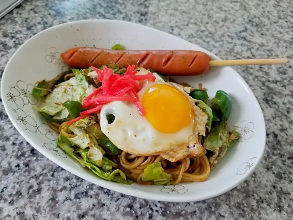 ・焼きそば　目玉焼きのせ
・ジャンボフランクフルト|あぁちゃんさん