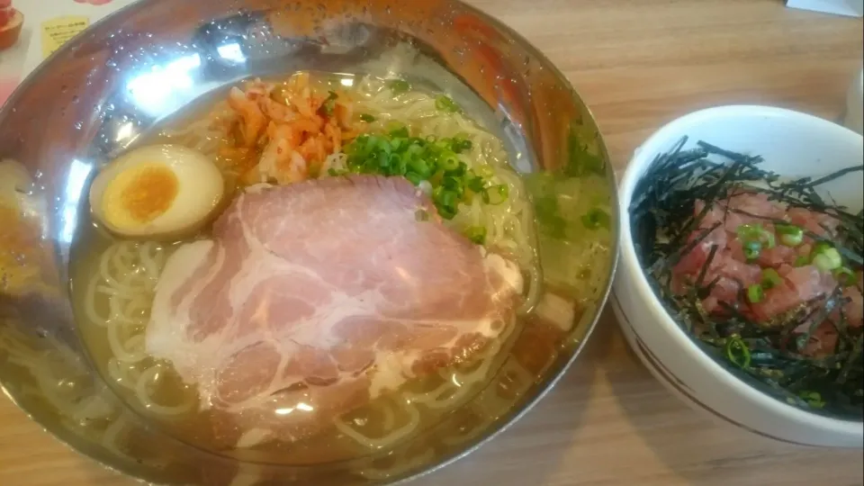 冷麺🍜とマグロ丼🐟|kudoさん