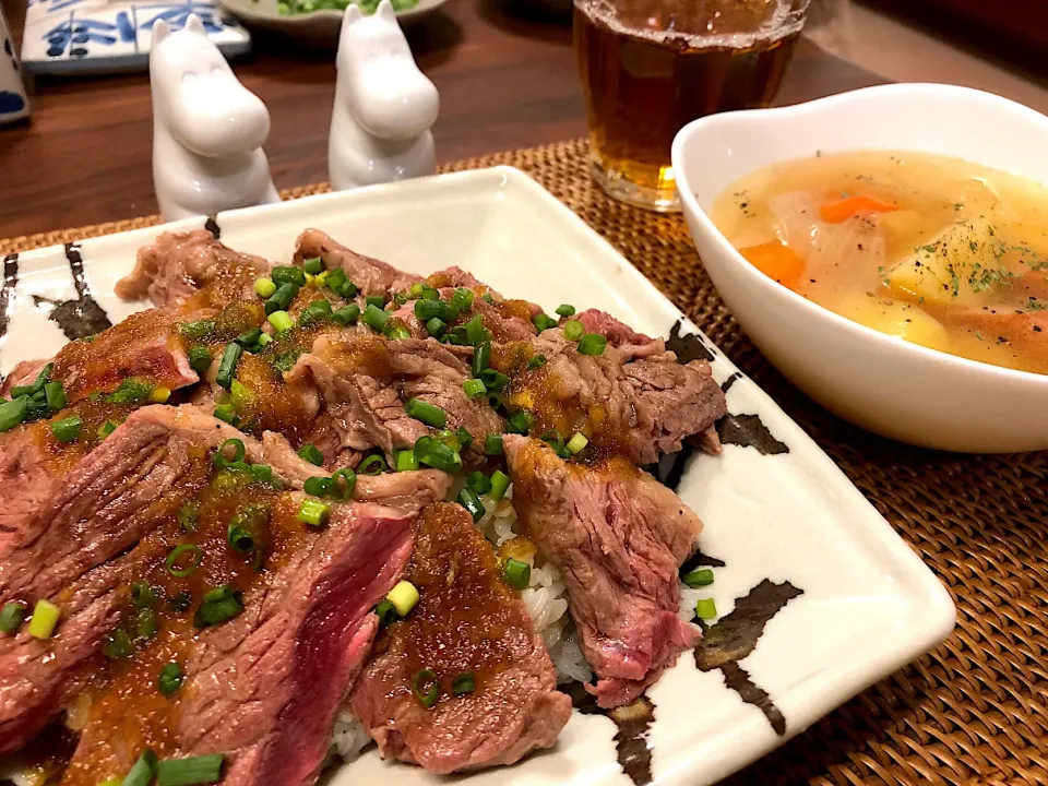 肉多めのステーキ丼⭐︎ポトフと一緒に腹ポンポン|ねぎぼうずさん