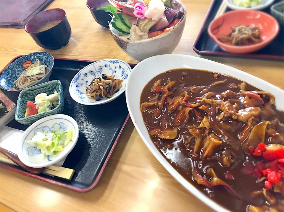 ホッキカレーと海鮮丼☆|あやさん