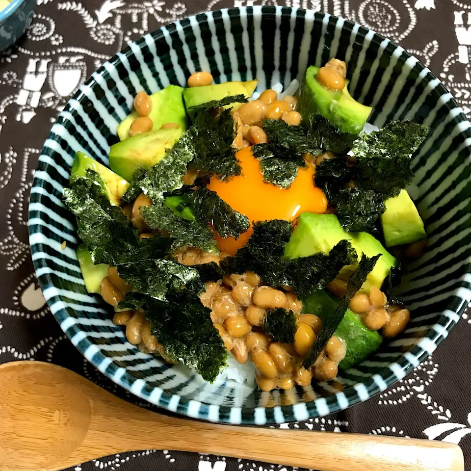 納豆アボカド丼|あさかさん