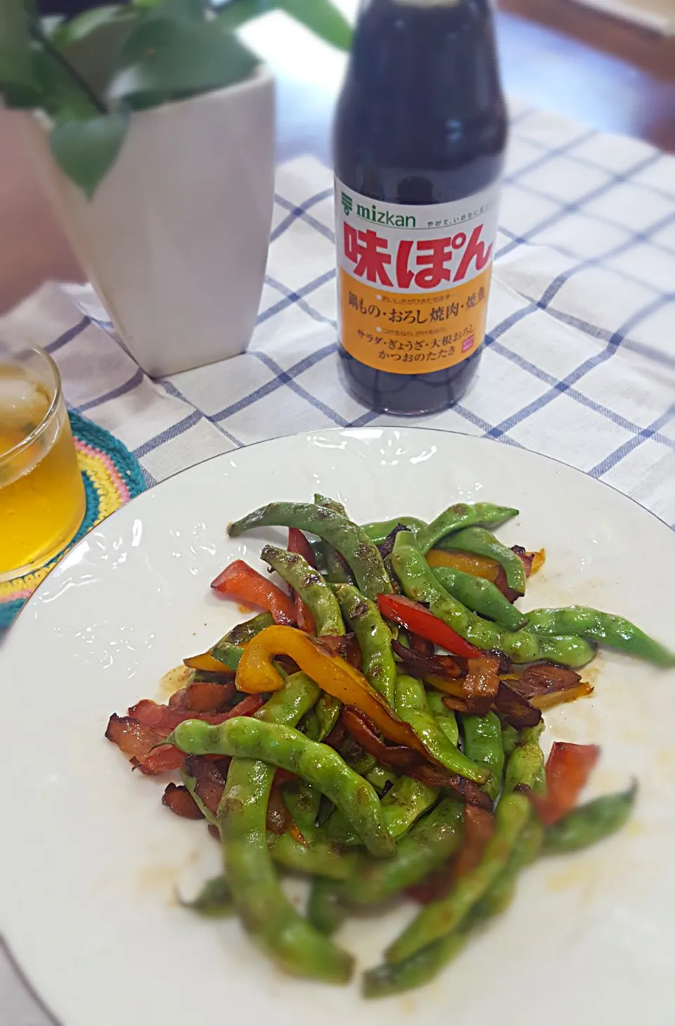 いんげんとベーコンで味ぽんさっぱり炒め😊
夜だったらビール飲んでた～😝|ヒロコさん