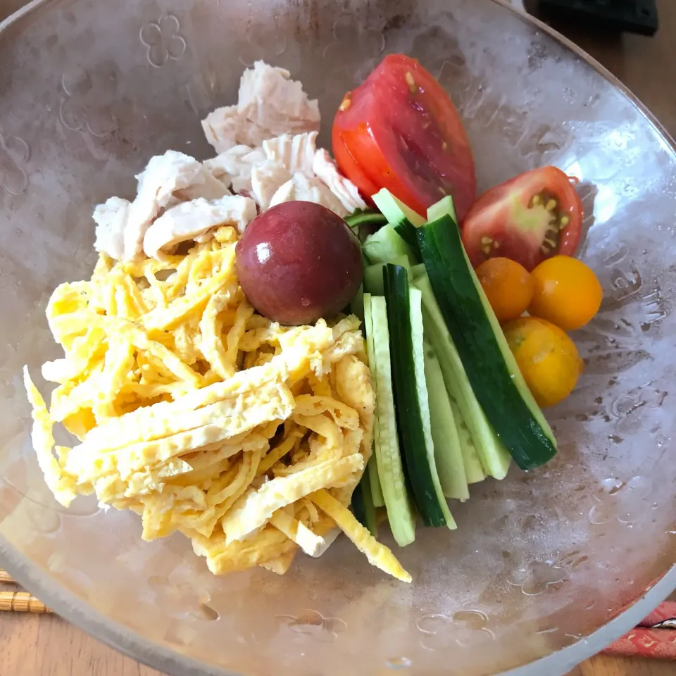 サラダうどん🥒🍅|宙まめさん