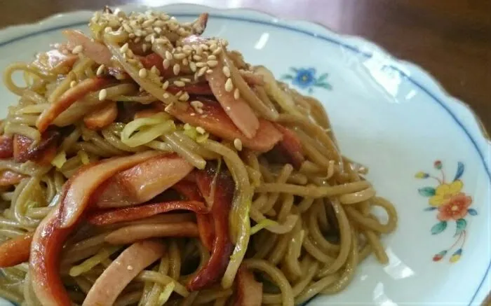 日本蕎麦の純和風しょうゆ焼きそば|主夫Pさん