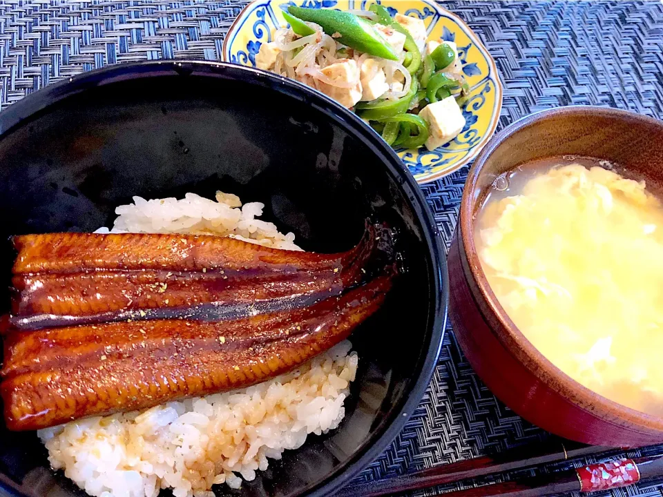 #鰻丼 豆腐・しらたき・おくら・ピーマンの炒め物 #土用の丑の日|Ikuさん