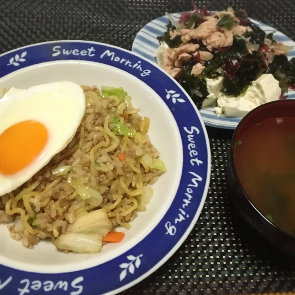 そば飯・海藻とツナとお豆腐の中華サラダ・お味噌汁|美也子さん