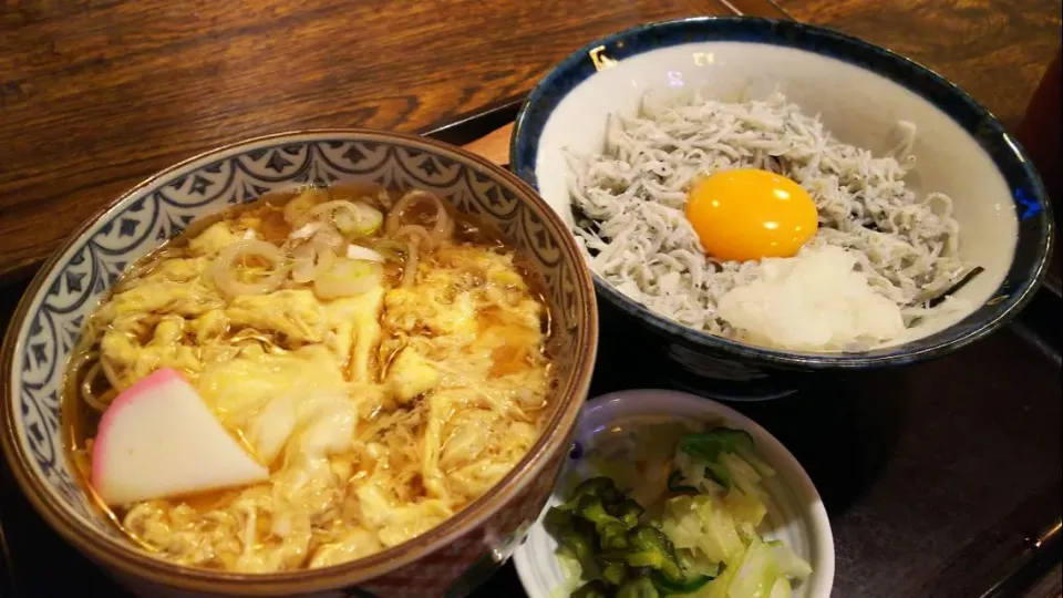 玉子とじ蕎麦としらす丼
普通は玉子とじうどんですが･･･｡|kamekameさん