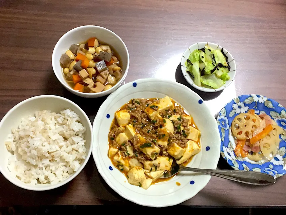 Snapdishの料理写真:麻婆豆腐 蓮根のベーコン炒め 五目豆 キャベツの塩昆布和え|おさむん17さん