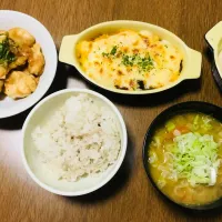 Snapdishの料理写真:今日の晩御飯☆鶏胸肉のみぞれ煮☆ナスのミートソースポテトグラタン☆豚汁☆冷奴|ゆきさん